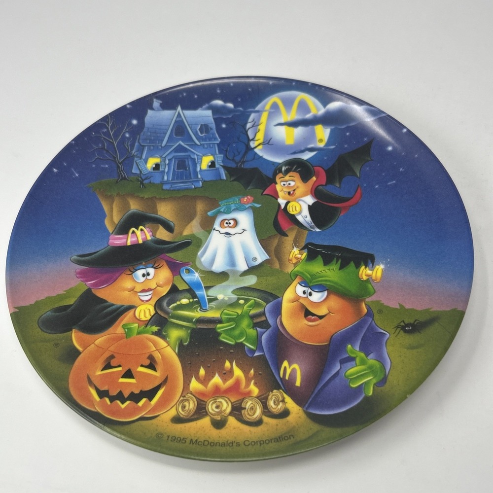 VTG McDonald's Plastic Plate 1995 Halloween McNuggets Witch Pumpkin Appx 9.5"